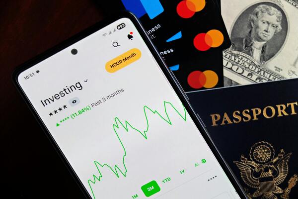 Investing mobile application with financial essentials